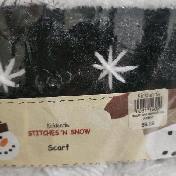 NWT Kirkland's Stitches 'N Snow Scarf with Dangles Winter Christmas Snowman - Picture 3 of 3